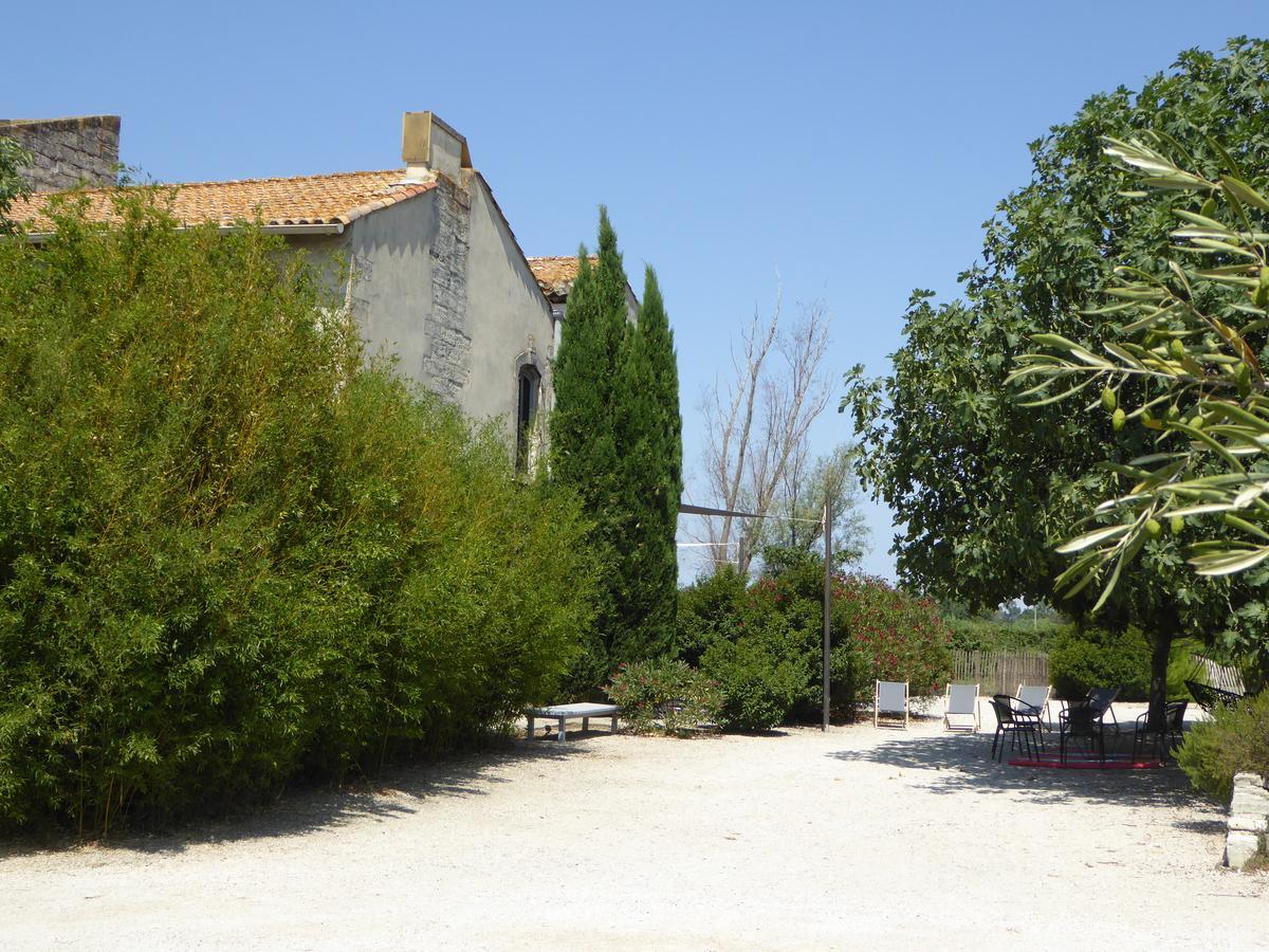 Le Mas Montredon Arles Esterno foto